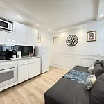 65-French Cancan St Denis